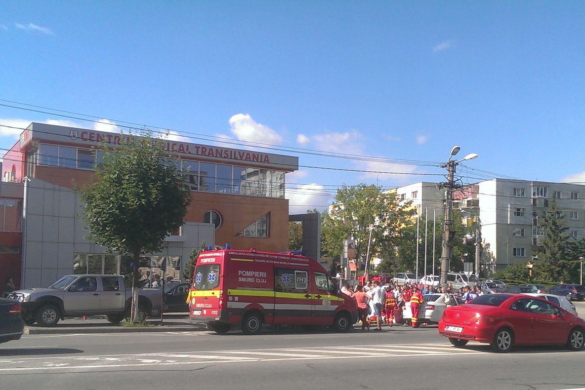 GRAV ACCIDENT ÎN CLUJ, după ce un ŞOFER A FĂCUT INFARCT în timp ce conducea