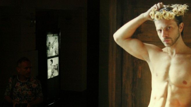 Actori din România, în ipostaze NUD. Expoziţia inedită prin care pot deveni "şi mai cunoscuţi"