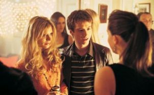 Cum să te comporţi când o cunoşti pe actuala iubită a fostului, ca să nu te faci de râs