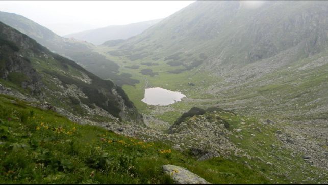 Povestea uluitoare a "lacului fără fund" din România. Se spune că comunică cu Marea Neagră