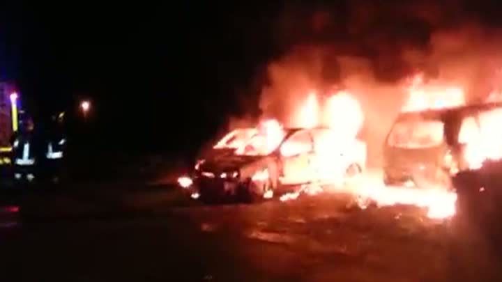 ROMÂNII, ŢINTA RASISMULUI LA ROMA. Maşinile a trei familii de români au fost incendiate  