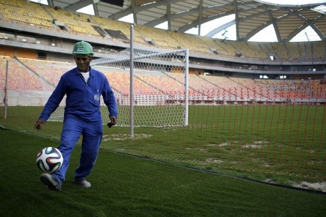 CAMPIONATUL MONDIAL DE FOTBAL 2014. HAOS în Brazilia: un stadion este făcut PRAF