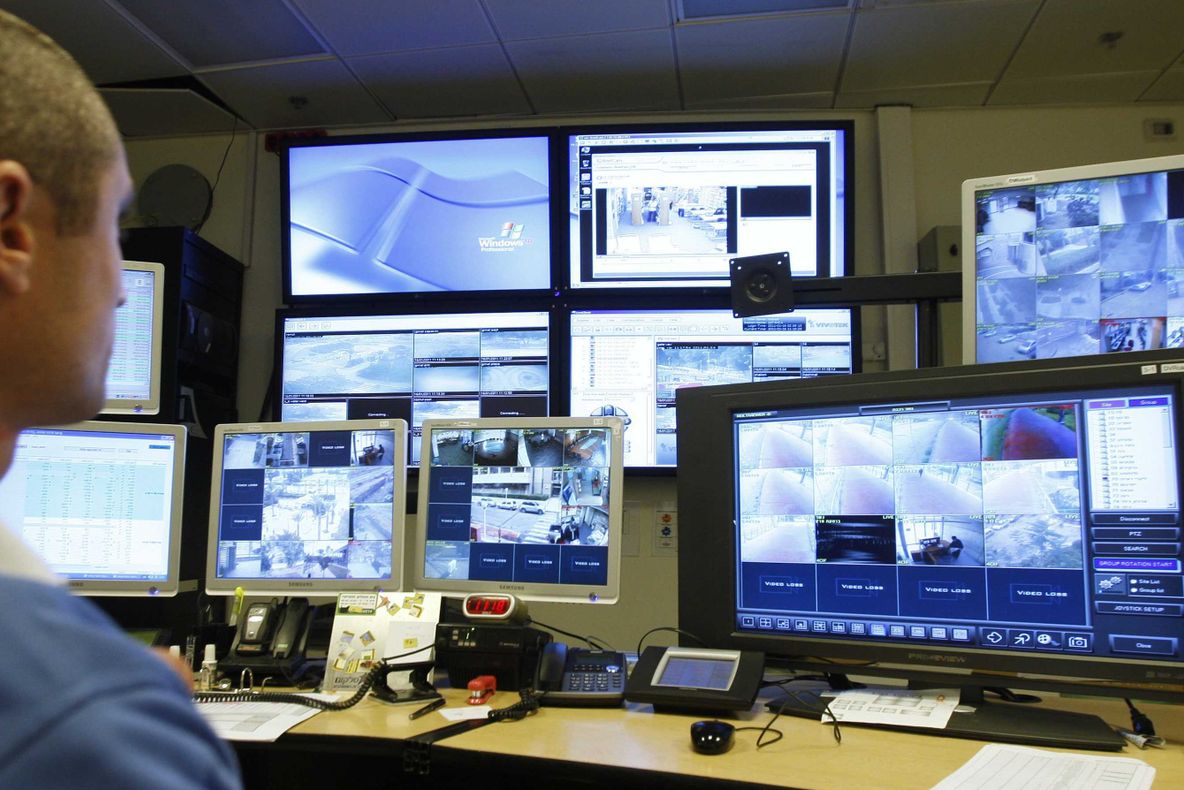 Serviciile de informaţii cheltuiesc SUME FABULOASE