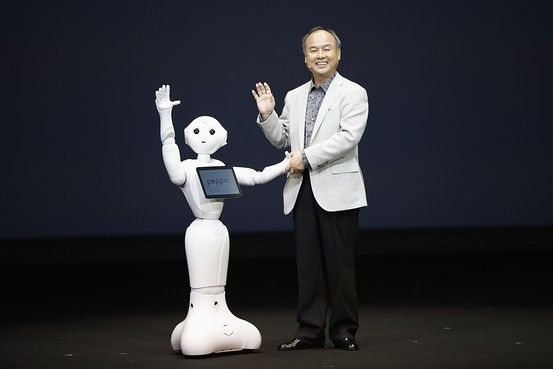 ADIO câini şi pisici! Pepper, ROBOTUL UMAN care îţi ţine companie acasă