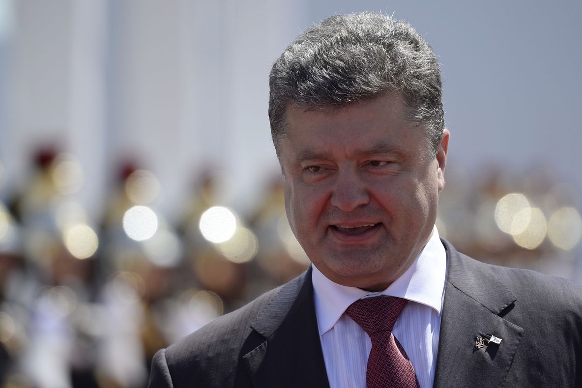 Poroşenko i-a prezentat lui Putin un plan de pace, dar s-a plâns de incursiunea unor tancuri