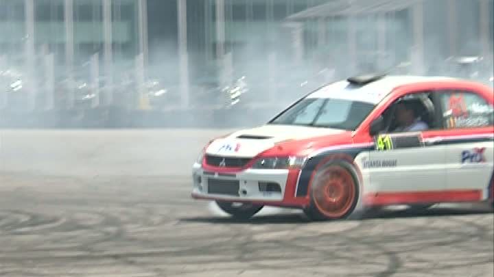 MAEŞTRII PILOTAJULUI, la Bucureşti, la cea mai mare expoziţie auto din România 