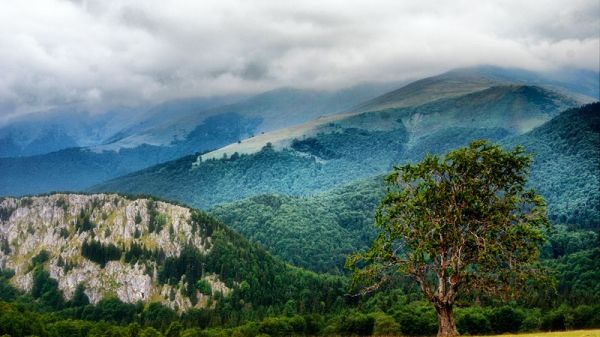 MISTERUL MUNTELUI din România care DISPARE. E unul dintre punctele energetice esenţiale ale Terrei