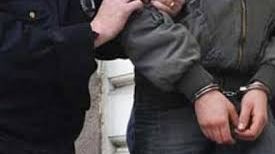 Trei magistrați suspectați de mită în dosare cu retrocedări, ridicați și aduși la DNA București 