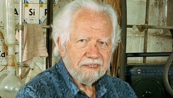 Alexander Shulgin, supranumit "NAŞUL PILULEI ECSTASY", A MURIT