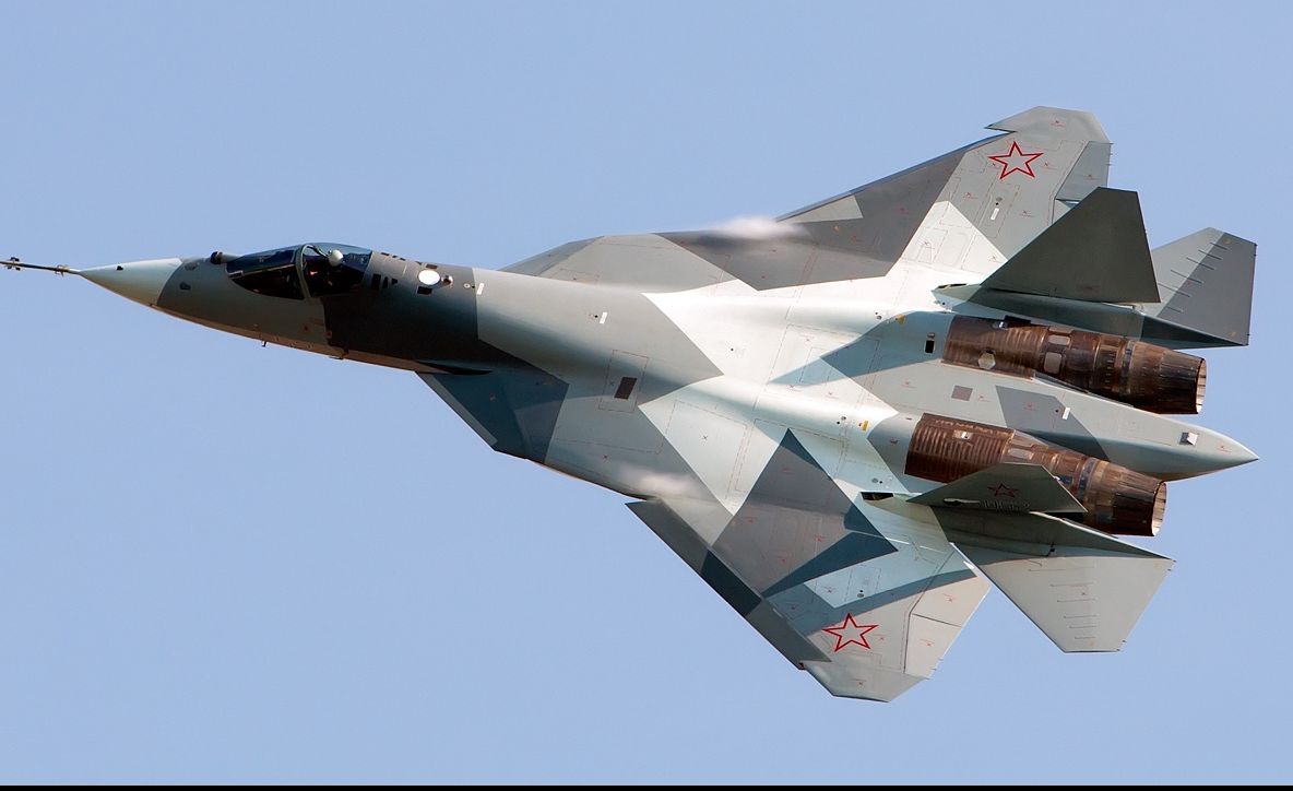 Avioane ruse s-au aflat în apropierea spaţiului aerian britanic şi au perturbat traficul