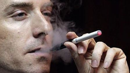 ŢIGĂRILE ELECTRONICE, interzise în unele universităţi. Pentru ce le foloseau studenţii