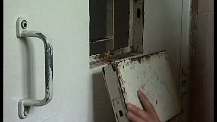 Cum suportă VIP-urile ÎNCHISOAREA: "Dacă eşti luptător, rezişti!"