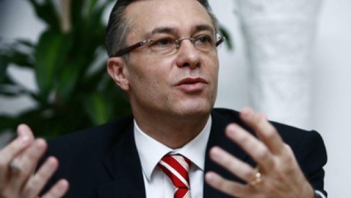 PMP îi cere preşedintelui Băsescu să retrimită Parlamentului legea de reducere a CAS