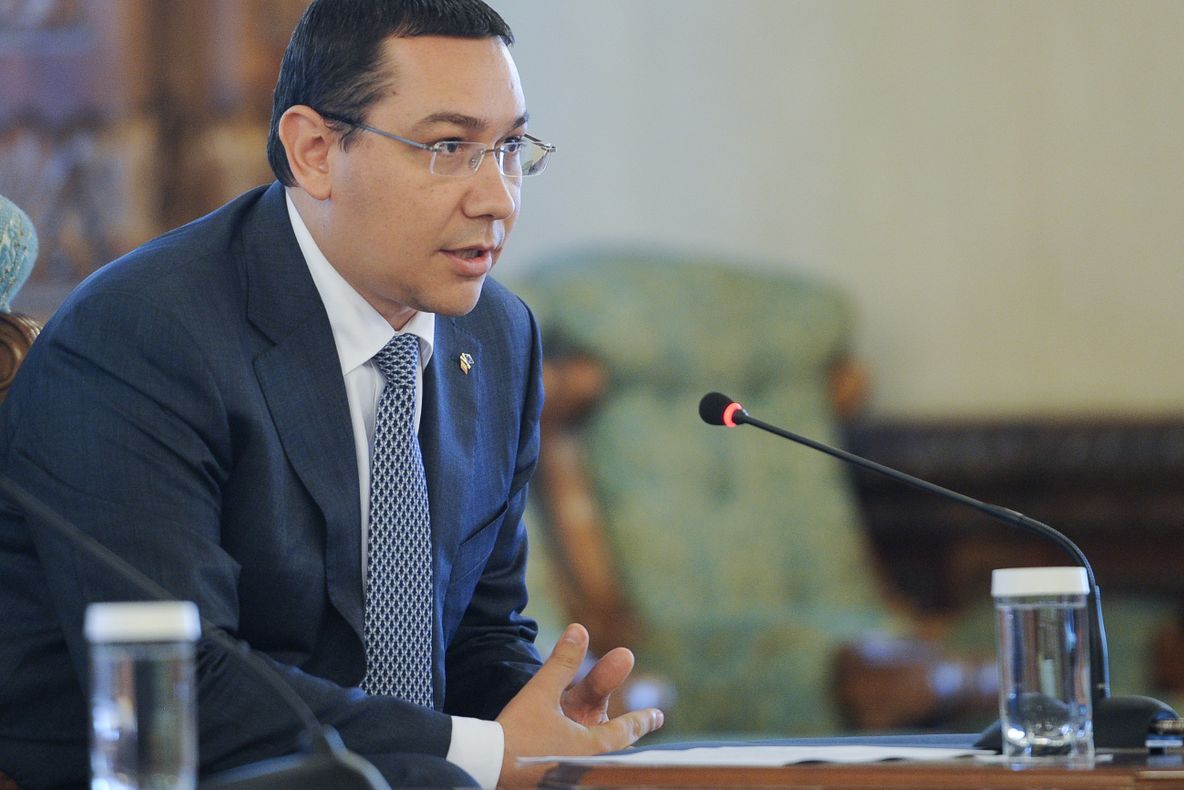 Băsescu: Dacă aș fi premier, aș aplica acum reducerea CAS. Ponta a sacrificat-o pe Petrescu