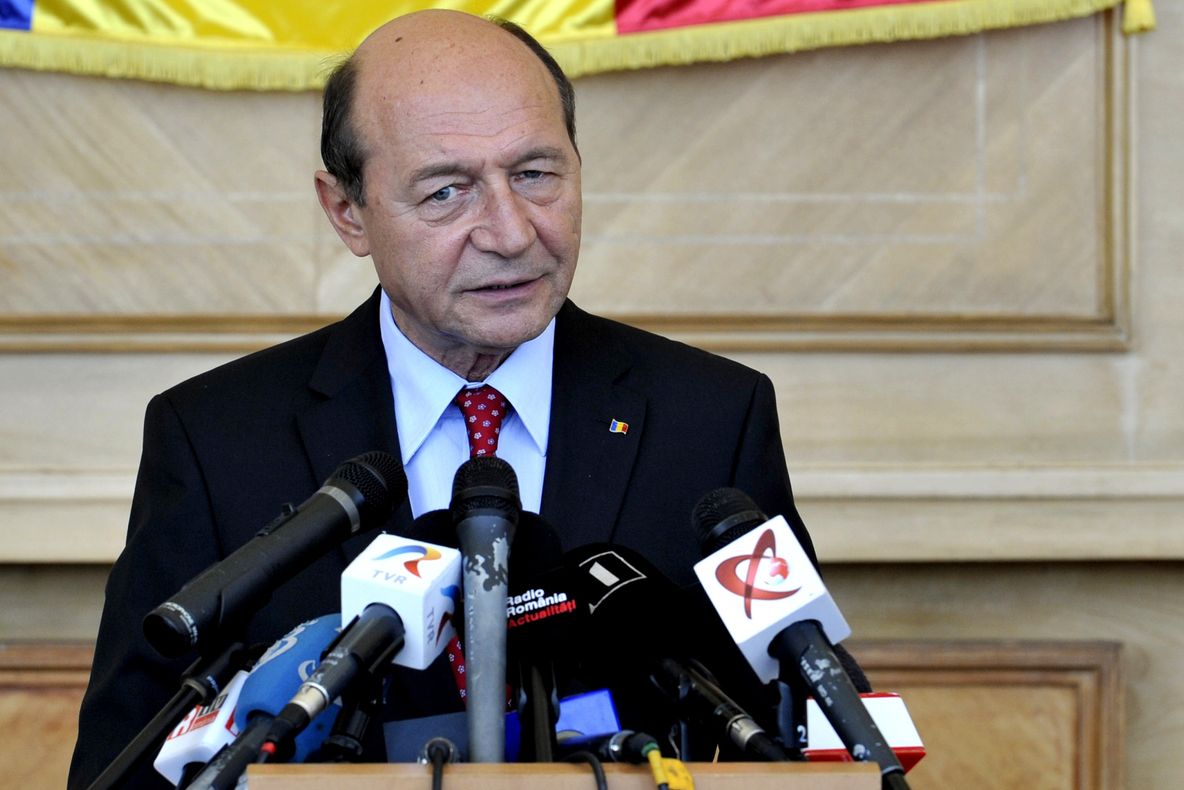TRAIAN BĂSESCU: RUSIA ESTE PARTENERUL TERORIȘTILOR DIN UCRAINA