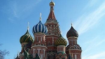 Majoritatea cetăţenilor ruşi NU SUNT ÎNGRIJORAŢI de sancţiunile impuse de OCCIDENT - sondaj