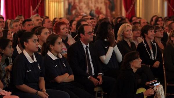 Preşedintele francez, gazda microbistelor din Franţa, la Palatul Elysee