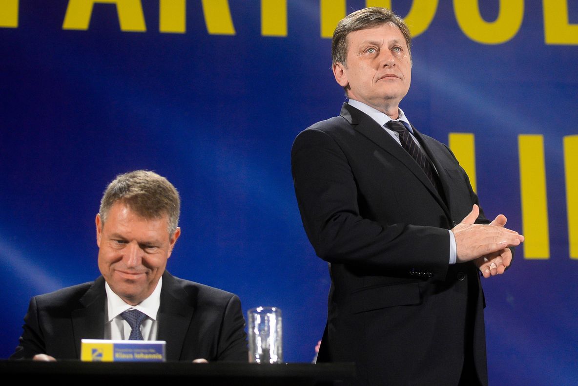 TENSIUNI ÎN PNL: IOHANNIS, invitat să se retragă din cursa pentru Cotroceni 