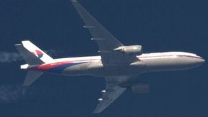 AVION PRĂBUŞIT. La bordul aeronavei se aflau cetăţeni olandezi, australieni, malaezieni