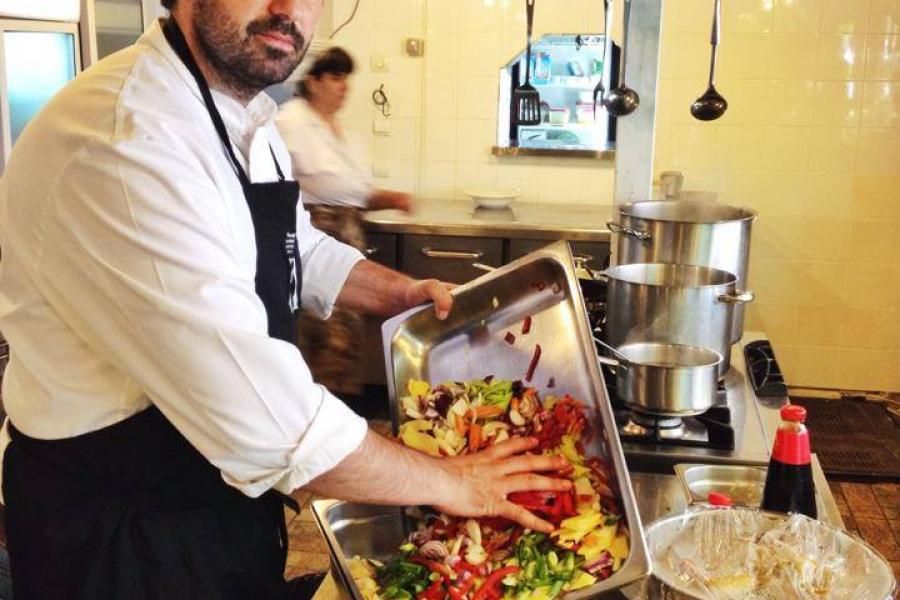 MASTERCHEF ROMANIA. Noul JURAT de la MASTERCHEF, unul dintre cei mai cunoscuţi BLOGGERI CULINARI