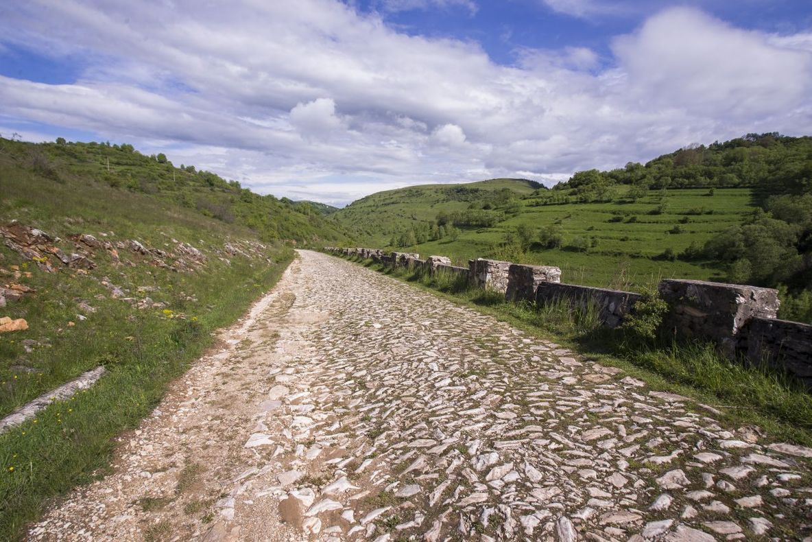 SATUL DIN MARMURĂ din ROMÂNIA. Peisajul este neverosimil şi unic în ţara noastră