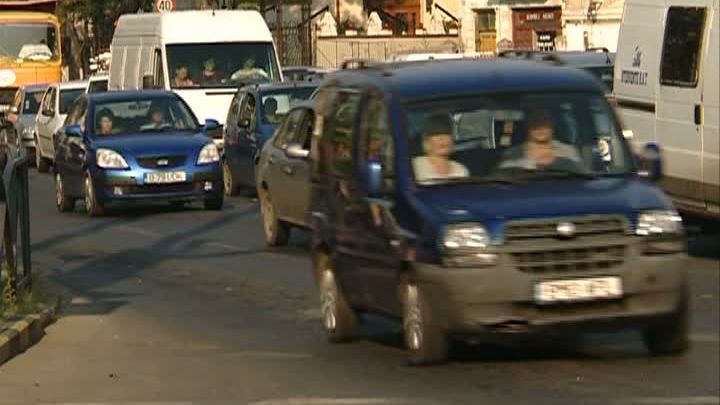 AMENZI TOT MAI GREU DE SUPORTAT. Noile majorări i-au scos din minţi pe şoferi