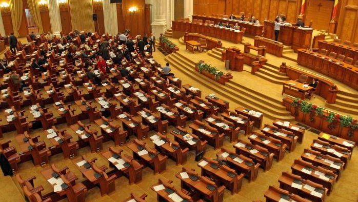 Cum a trecut Codul Penal. 9 voturi de la minorități. A votat și Dragnea, beneficiar al modificărilor