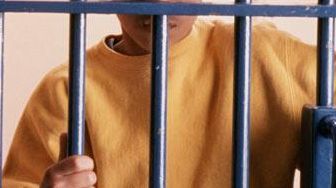 Aproximativ 30% dintre copiii privaţi de libertate, victime ale abuzurilor fizice - raport