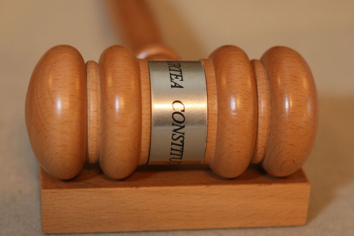 De ce a declarat neconstituțională CCR ordonanța migrației aleșilor locali