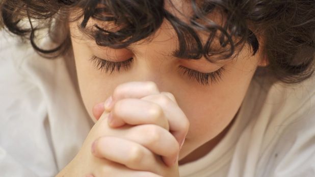 Ce păţesc copiii expuşi de mici la religie? Cercetătorii au făcut o descoperire îngrijorătoare