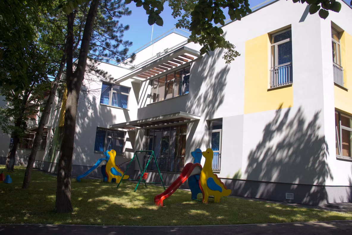 Mamele ar putea primi ajutor. Parlamentarii vor de patru ori mai multe creşe