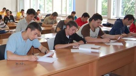 GUVERNUL ÎNCHIDE PATRU UNIVERSITĂŢI: "Este cea mai mare curăţenie din ultimii 25 de ani"