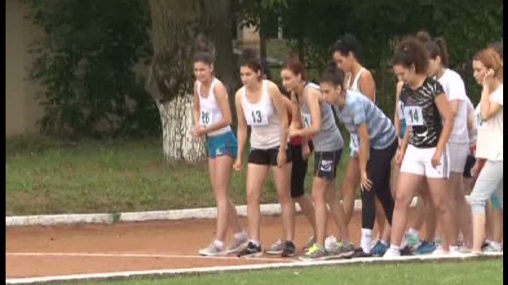 ACADEMIA DE POLIŢIE, VISUL FETELOR. Peste 800 de tinere s-au înscris la examenul de admitere 