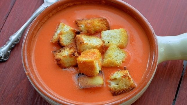 GAZPACHO: o reţetă RĂCORITOARE şi SIMPLĂ