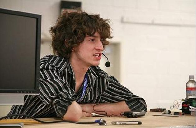 Google l-a angajat pe hackerul GeoHot