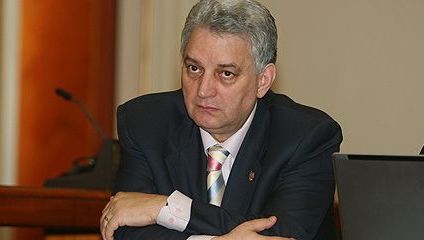 ILIE SÂRBU îi dă replica lui BĂSESCU: "Ne-a făcut DE RÂSUL EUROPEI cu fratele său"