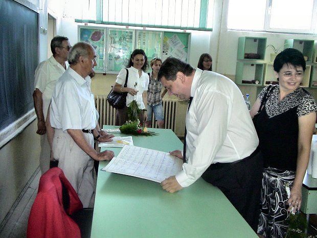 DUICU, baronul de MEHEDINŢI, un ELEV de nota 2. DOCTOR în ştiinţe militare după intrarea în PSD