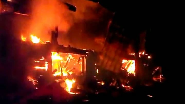 INCENDIU PUTERNIC la Braşov. O fabrică de cauciucuri, în flăcări