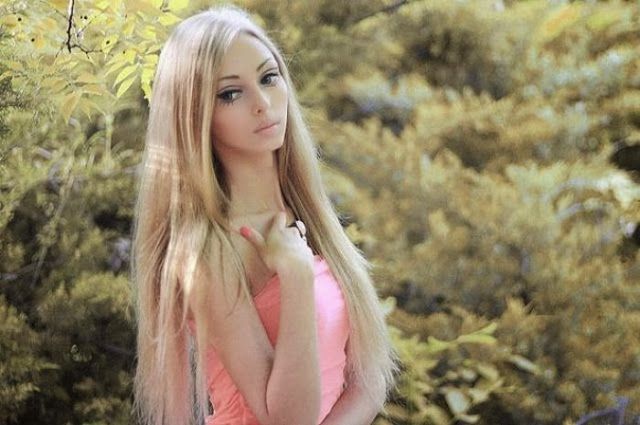 VALERIA LUKYANOVA e ISTORIE: cine a detronat-o şi e NOUA FATĂ BARBIE