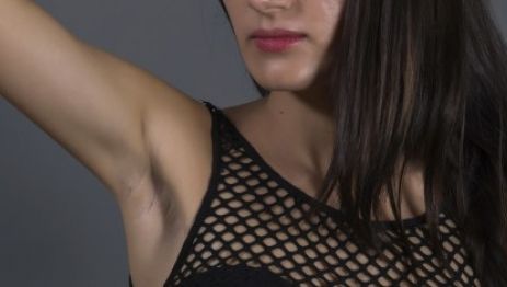 O profesoară își încurajează studentele să nu se epileze