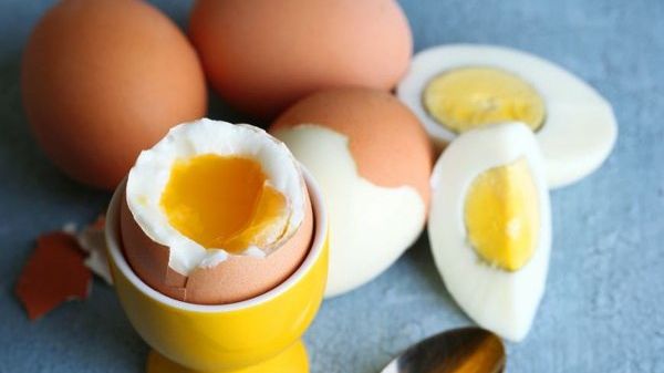 Ce GREŞEŞTI când fierbi şi prăjeşti ouă sau când faci OMLETĂ