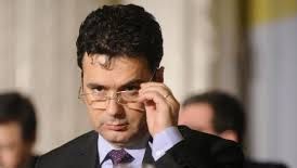 Soluţia ministrului Educaţiei pentru problema manualelor