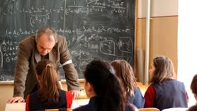 Cadre didactice din Universitatea Bucureşti REFUZĂ subvenţia de 700 de lei: "E o umilinţă"