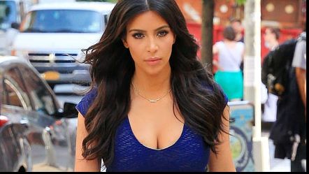 Kim Kardashian, goală pe Internet! A făcut gesturi obscene criticilor