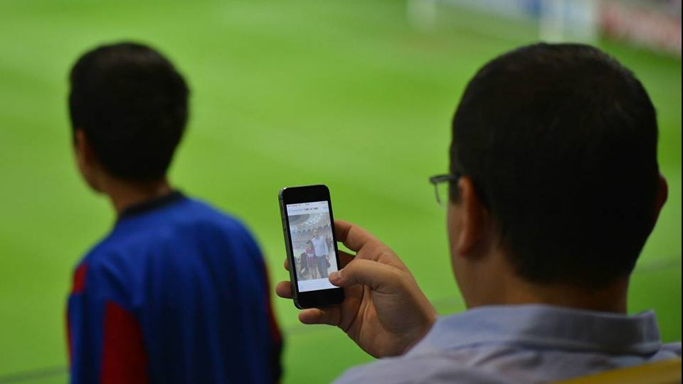 Gest DISPERAT al premierului VICTOR PONTA la meciul Stelei