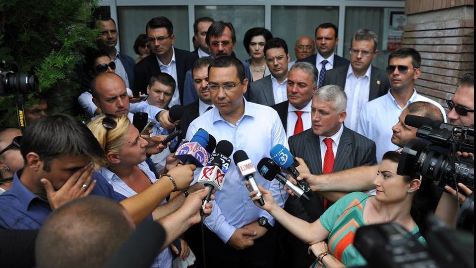 Ponta binecuvântează punctul de frontieră fantomă de la Tuzla