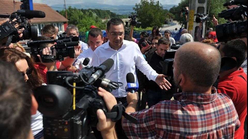 PONTA: Pactul de coabitare NU MAI EXISTĂ. Băsescu e NEBUN DE TOT!