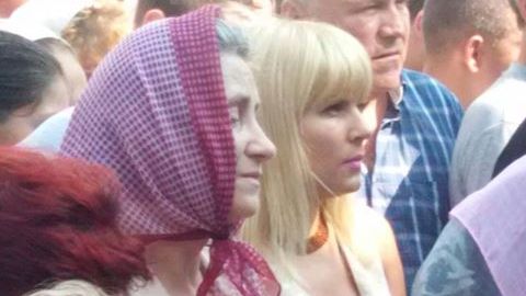 POLITICIENII se bat în LIKE-uri pe FACEBOOK. Sărbătorile religioase, un bun prilej 