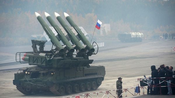 Kievul: Un sistem antiaerian rus a doborât un avion de luptă în estul Ucrainei