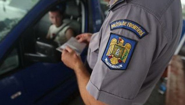 Polițiștii, ȘOCAȚI de ce au găsit în portbagajul unei mașini! A luat-o la fugă când a văzut uniforma